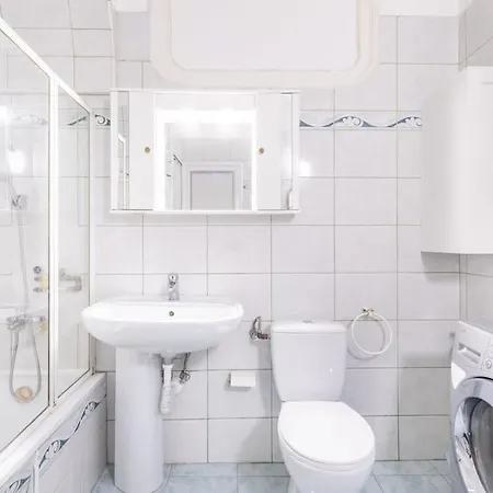 Simple And Spacious *