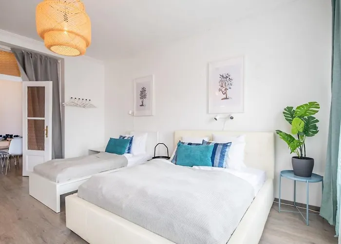 Simple And Spacious * بودابست