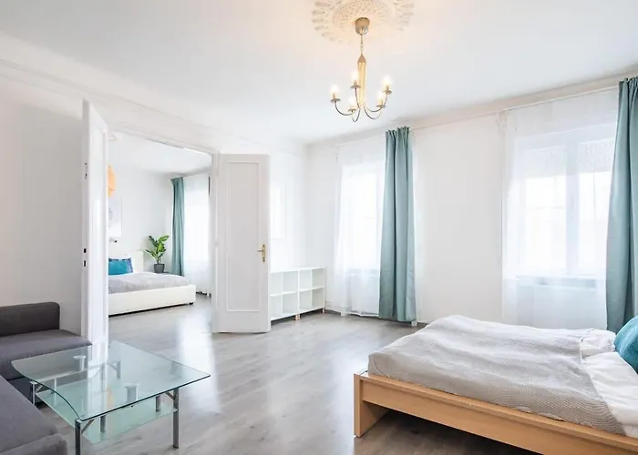Lägenhet Simple And Spacious Budapest