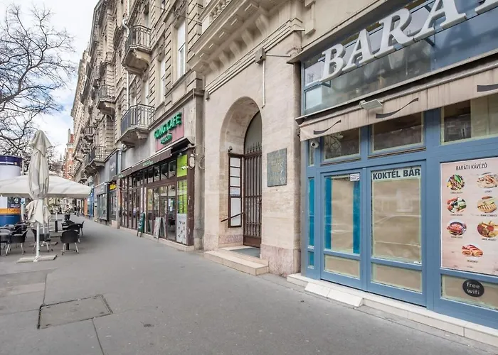 Lägenhet Simple And Spacious