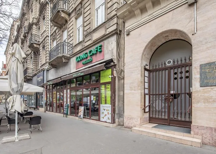 Simple And Spacious *