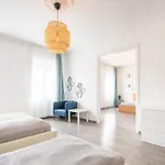 Apartment Simple And Spacious *