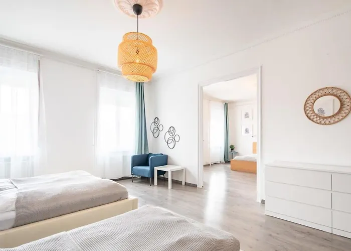 Apartment Simple And Spacious *