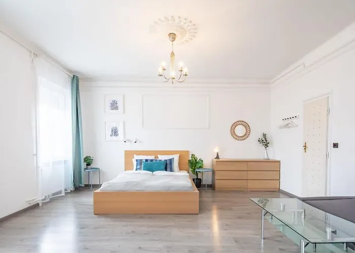 Apartment Simple And Spacious *