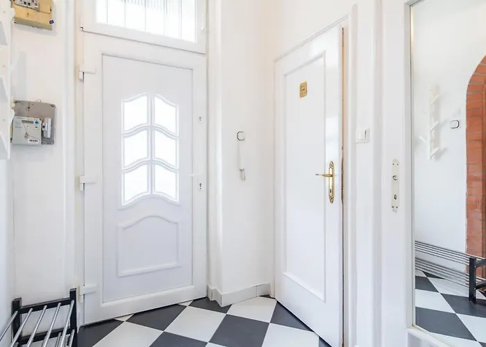 Simple And Spacious *