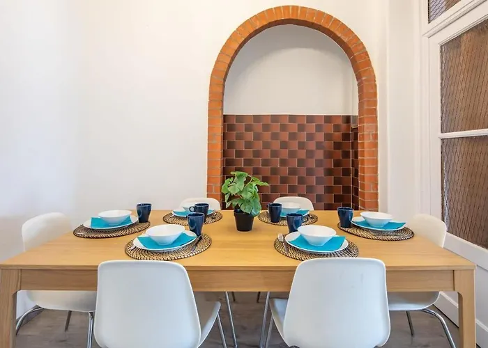 Simple And Spacious Apartment *