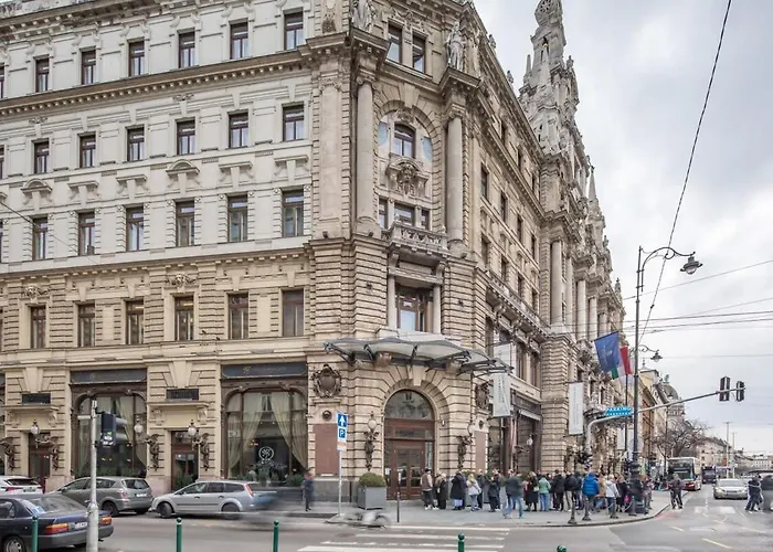 Apartment Simple And Spacious *