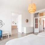 Appartement Simple And Spacious Boedapest