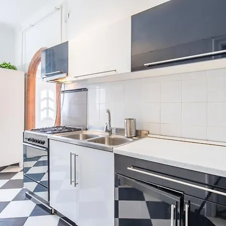 Simple And Spacious Appartamento